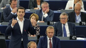 Alexis Tsipras devant le Parlement européen le 8 juillet 2015  (crédit photo : francetvinfo)